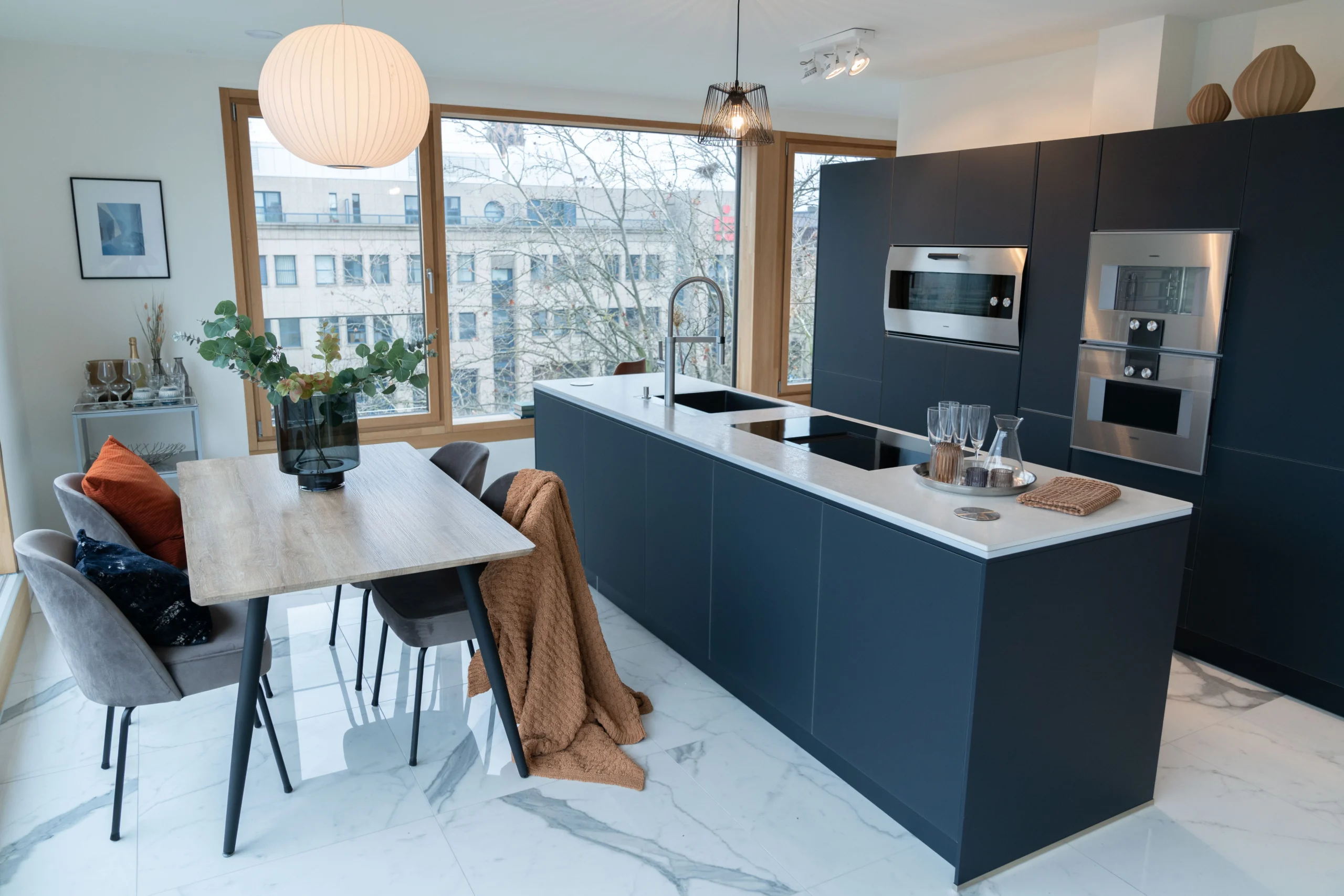 Keuken-wrappen-Keuken-met-zwarte-wrap Keuken met zwarte wrap